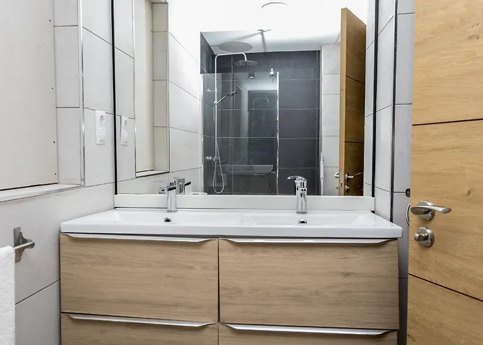 Baruhaus Duplex Piscina Y Parking * Villamanan